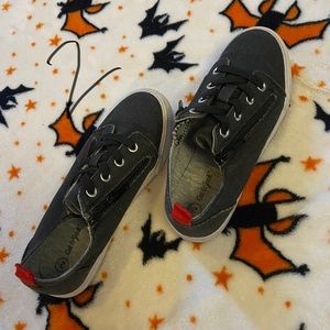 Boys size 2 Tennis Shoes Sneakers